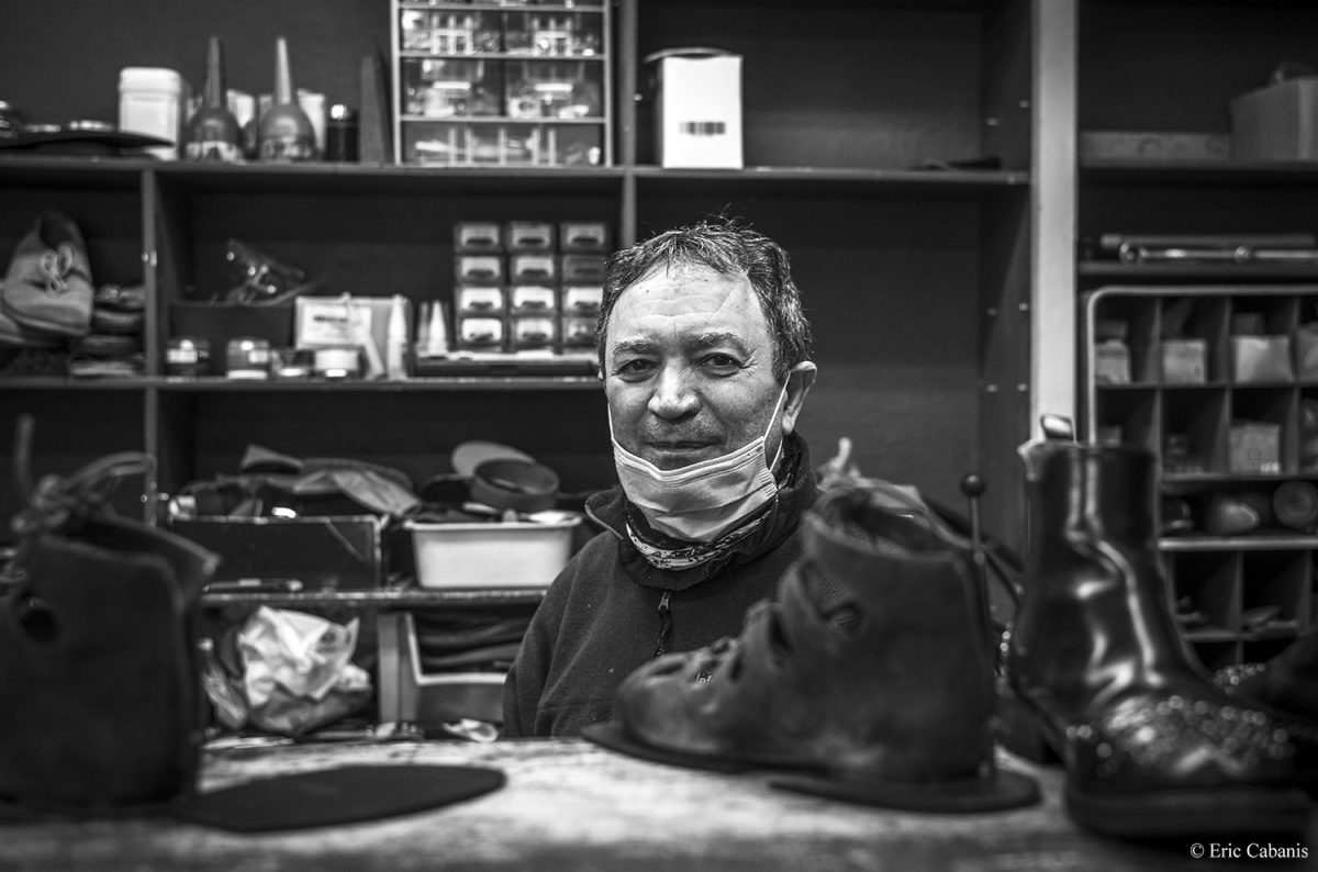 Manuel, the shoemaker of the rue des Meuniers in Clermont-Ferrand, central France on November 27, 2020 Eric Cabanis Photojournalist