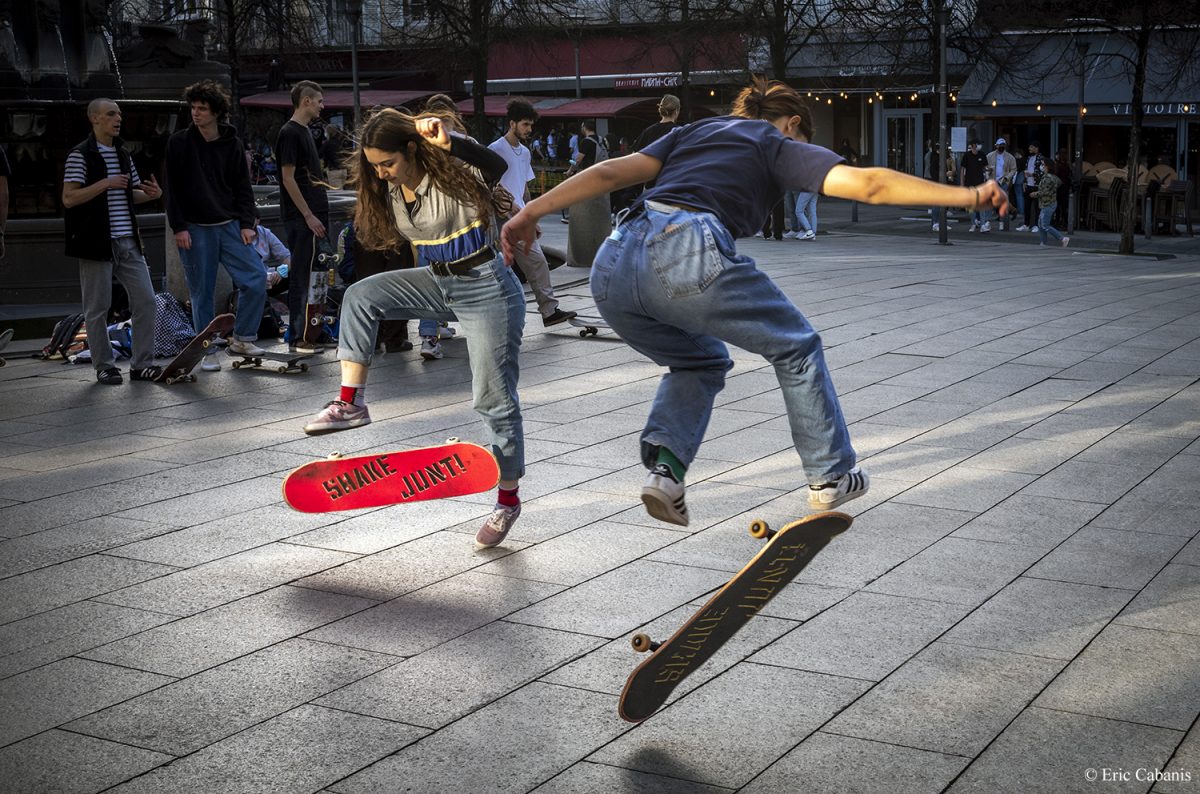 Young people skateboarding on the place de la Victoire in Clermont-Ferrand, central France, February 24, 2021 Eric Cabanis Photographer